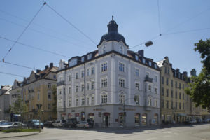Renovierung denkmalgeschützter Fassade in Schwabing